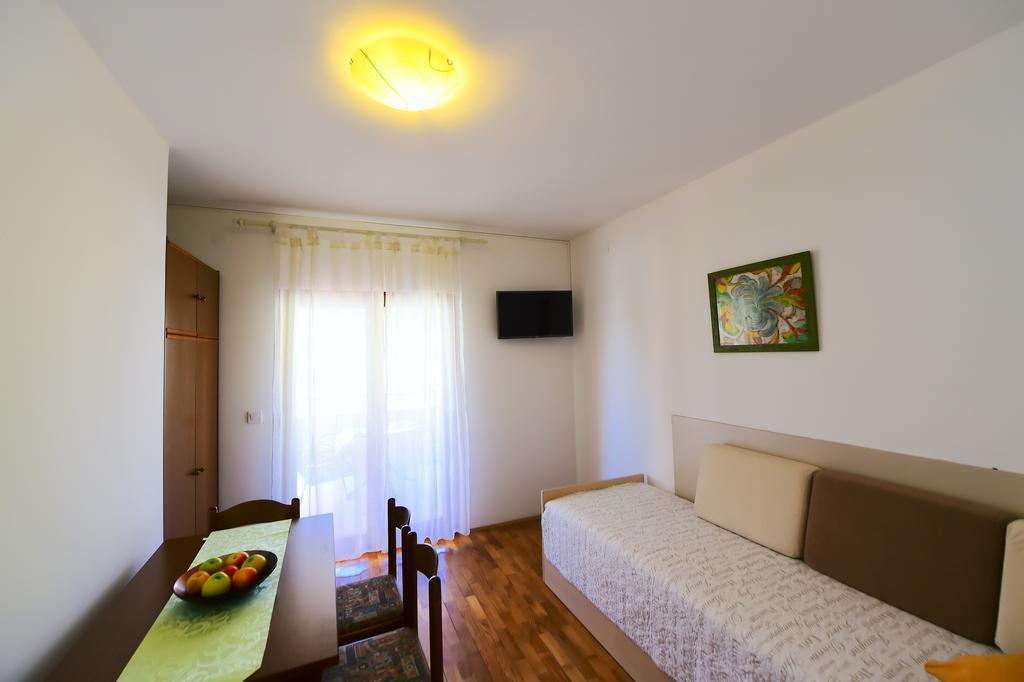 Apartments Zdjelar Poreč Exterior foto